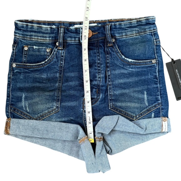 One Teaspoon Lovers Distressed Low Waist Button Fly Jean‎ Shorts - Size 26 - NWT - Picture 6 of 10